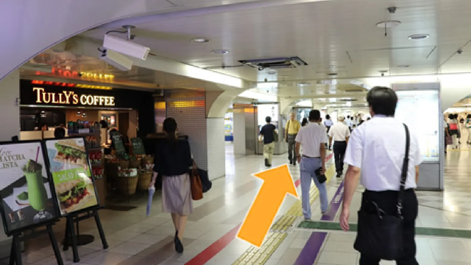大阪駅より地下を通ってのアクセス